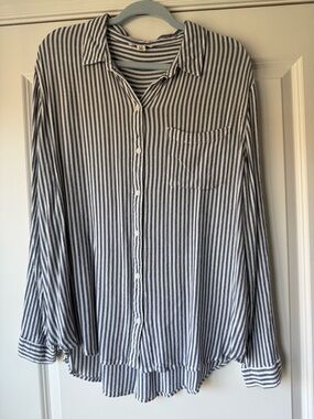 🩷🩷🩷 beachlunchlounge Blue and White Striped Button Down Top, XL